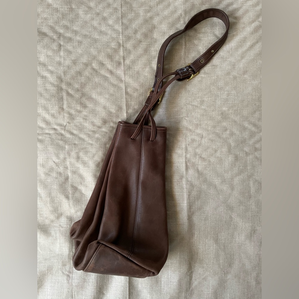 Vintage Coach Brown Leather Drawstring Bucket Bag with Adjustable Strap